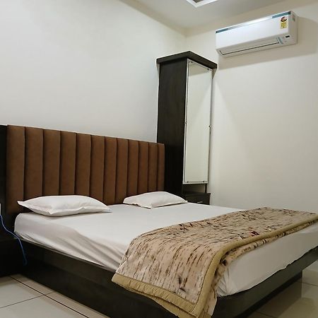 Hotel Jyoti Shree Ujjain Esterno foto