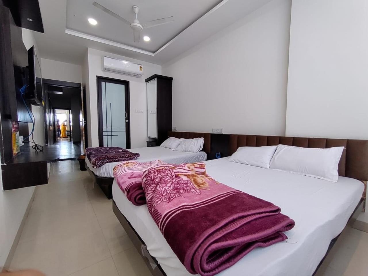 Hotel Jyoti Shree Ujjain Esterno foto