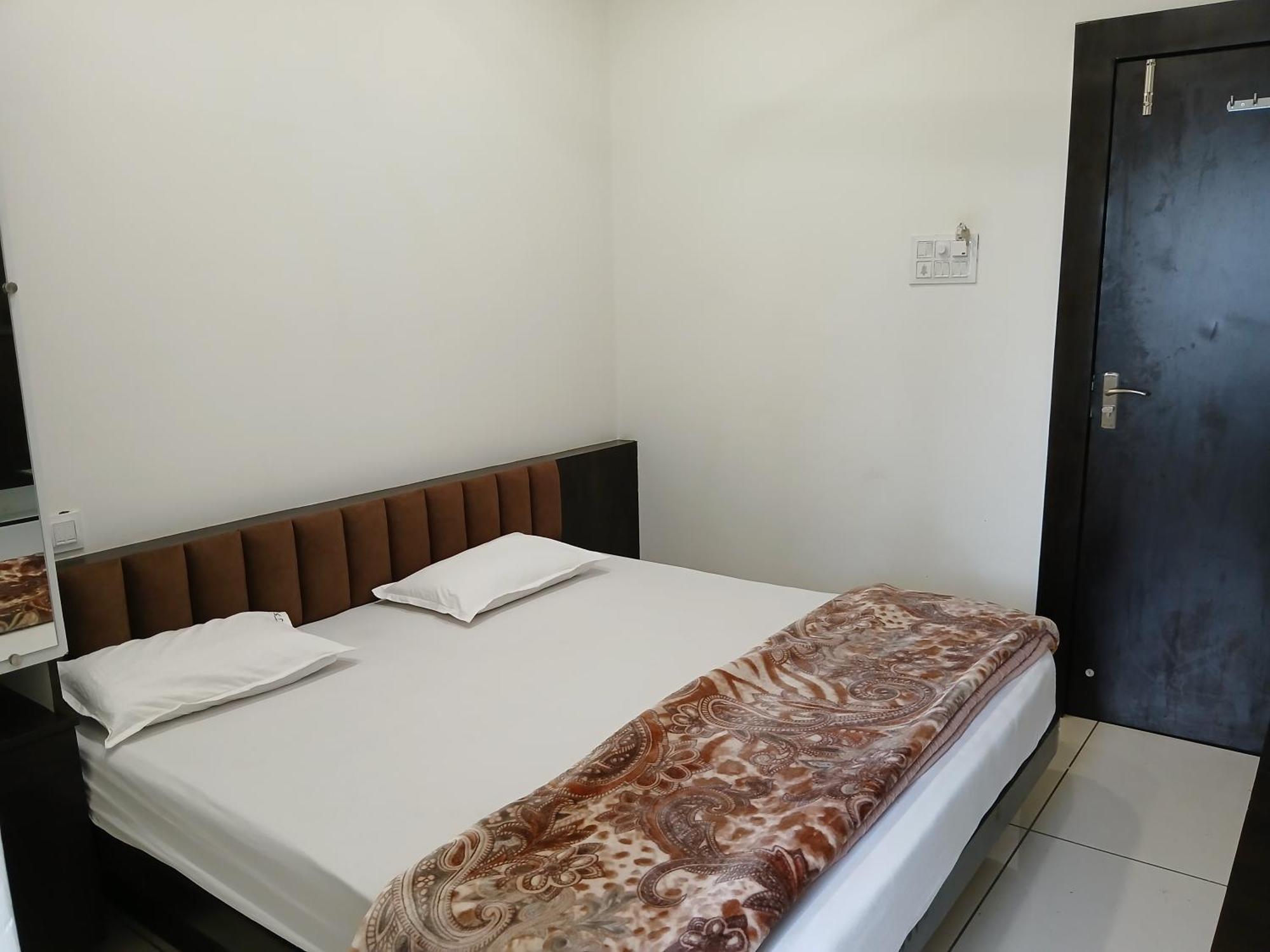Hotel Jyoti Shree Ujjain Esterno foto