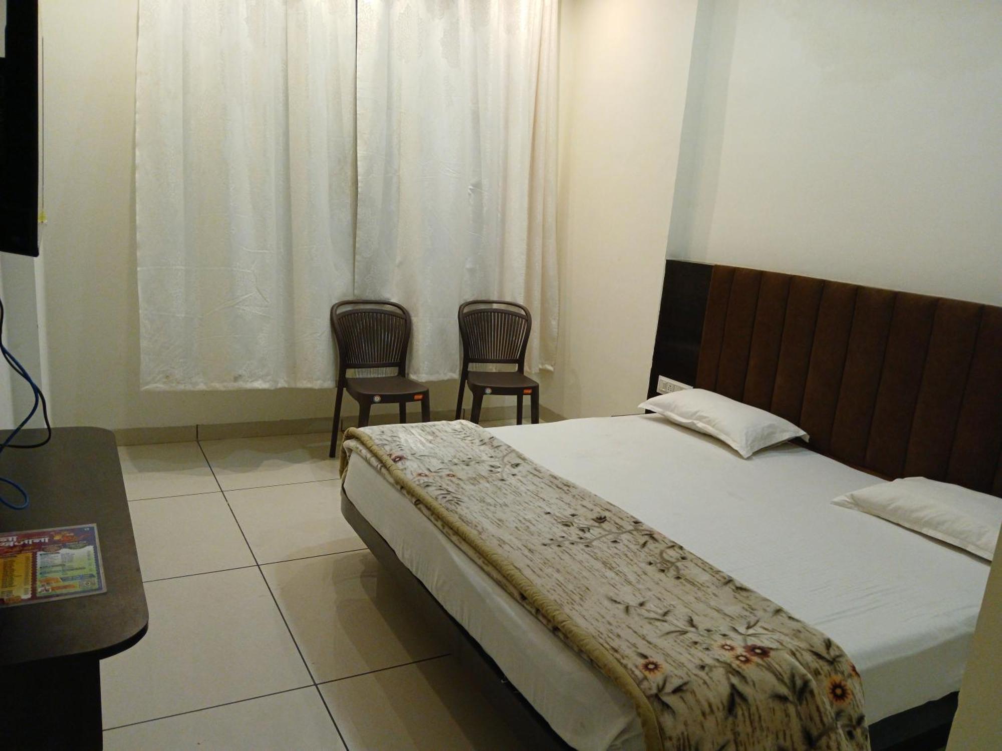 Hotel Jyoti Shree Ujjain Esterno foto